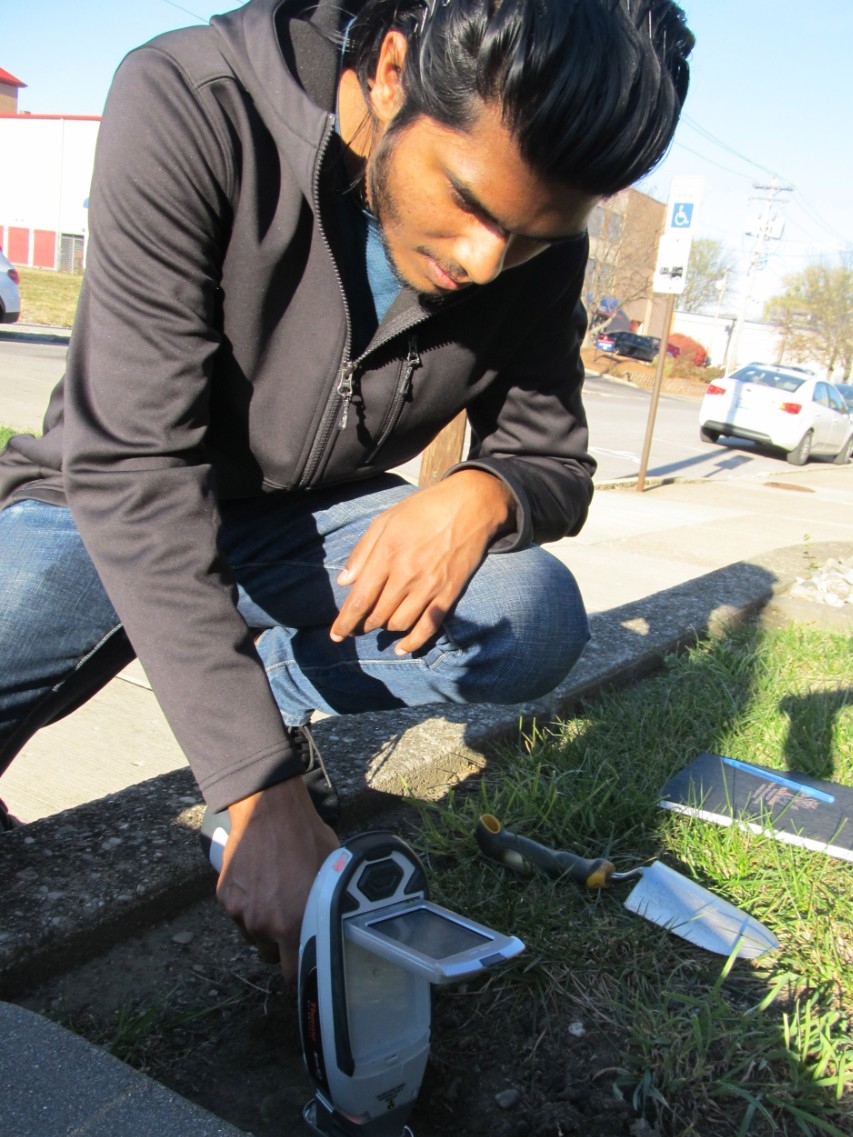 ENV 350 students help Newport track pollution