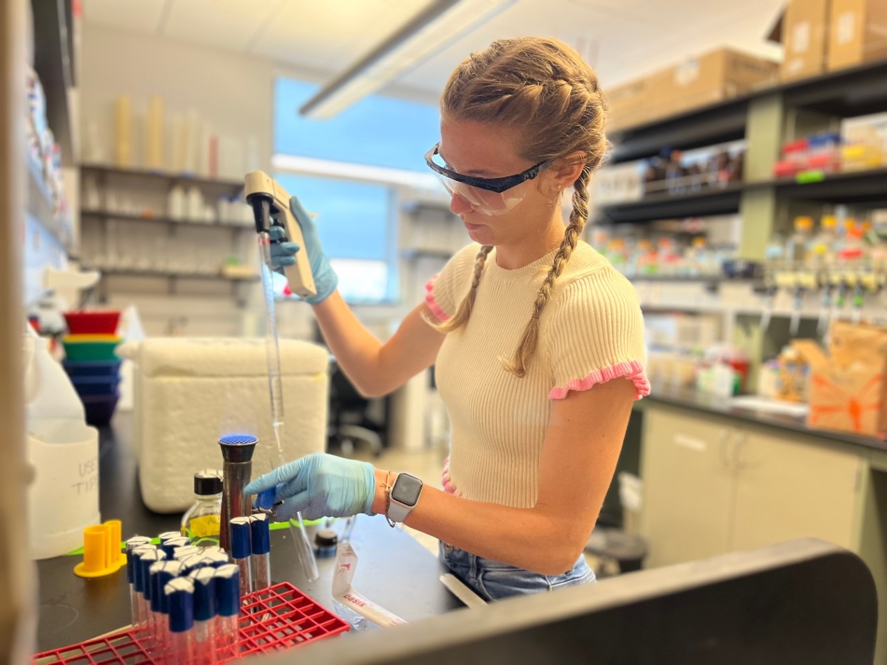 NKU Biochemistry major doing summer research in the lab.